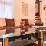 Roof Terrace Maisonette 公寓